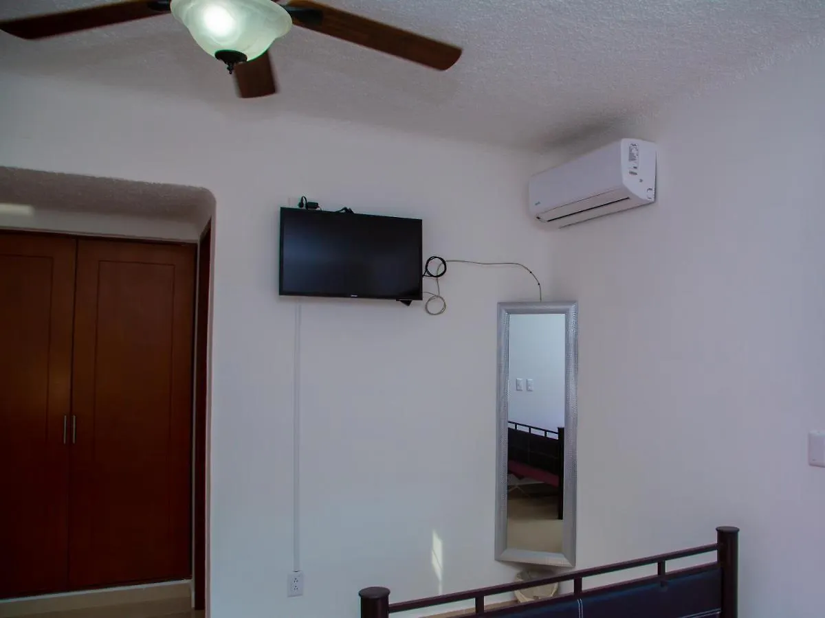 Hermosa Casa, En Renta Vacacional Con Piscina, A Tan Solo10 Minutos De La Playa, Cerca De Centros Comerciales, Restaurantes, Bares Y Supermercados Cancún Mexiko