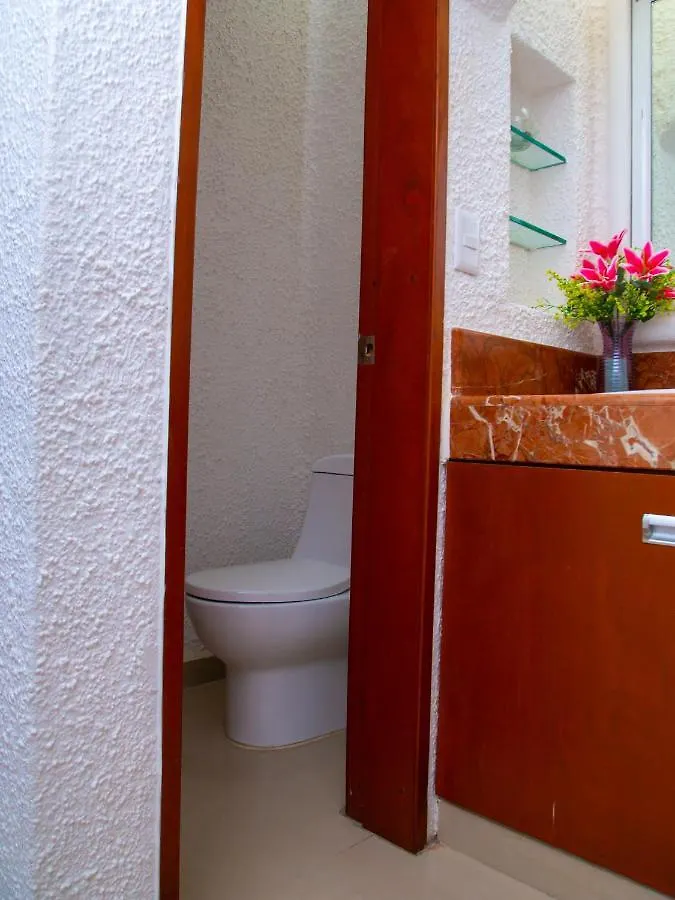 Hermosa Casa, En Renta Vacacional Con Piscina, A Tan Solo10 Minutos De La Playa, Cerca De Centros Comerciales, Restaurantes, Bares Y Supermercados Cancún 0*,
