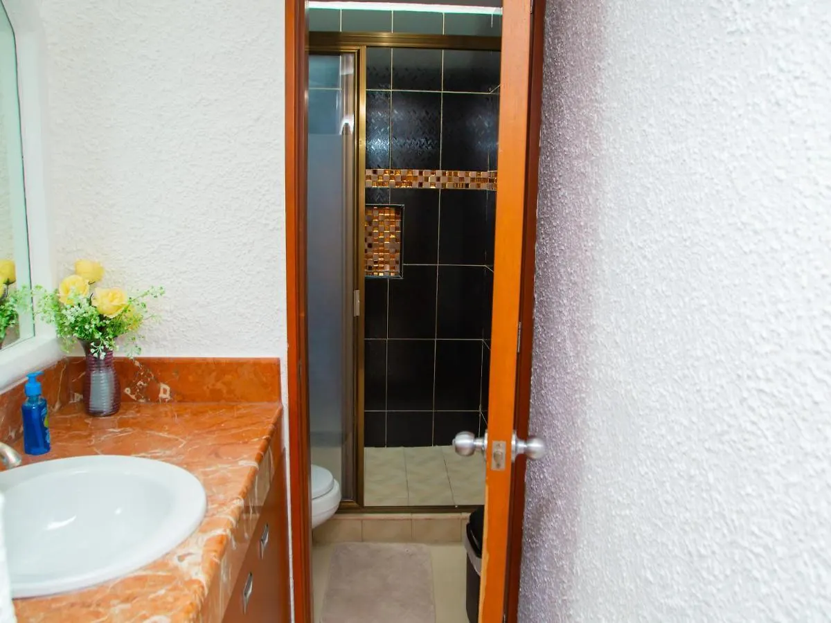 Hermosa Casa, En Renta Vacacional Con Piscina, A Tan Solo10 Minutos De La Playa, Cerca De Centros Comerciales, Restaurantes, Bares Y Supermercados Cancún Apartment