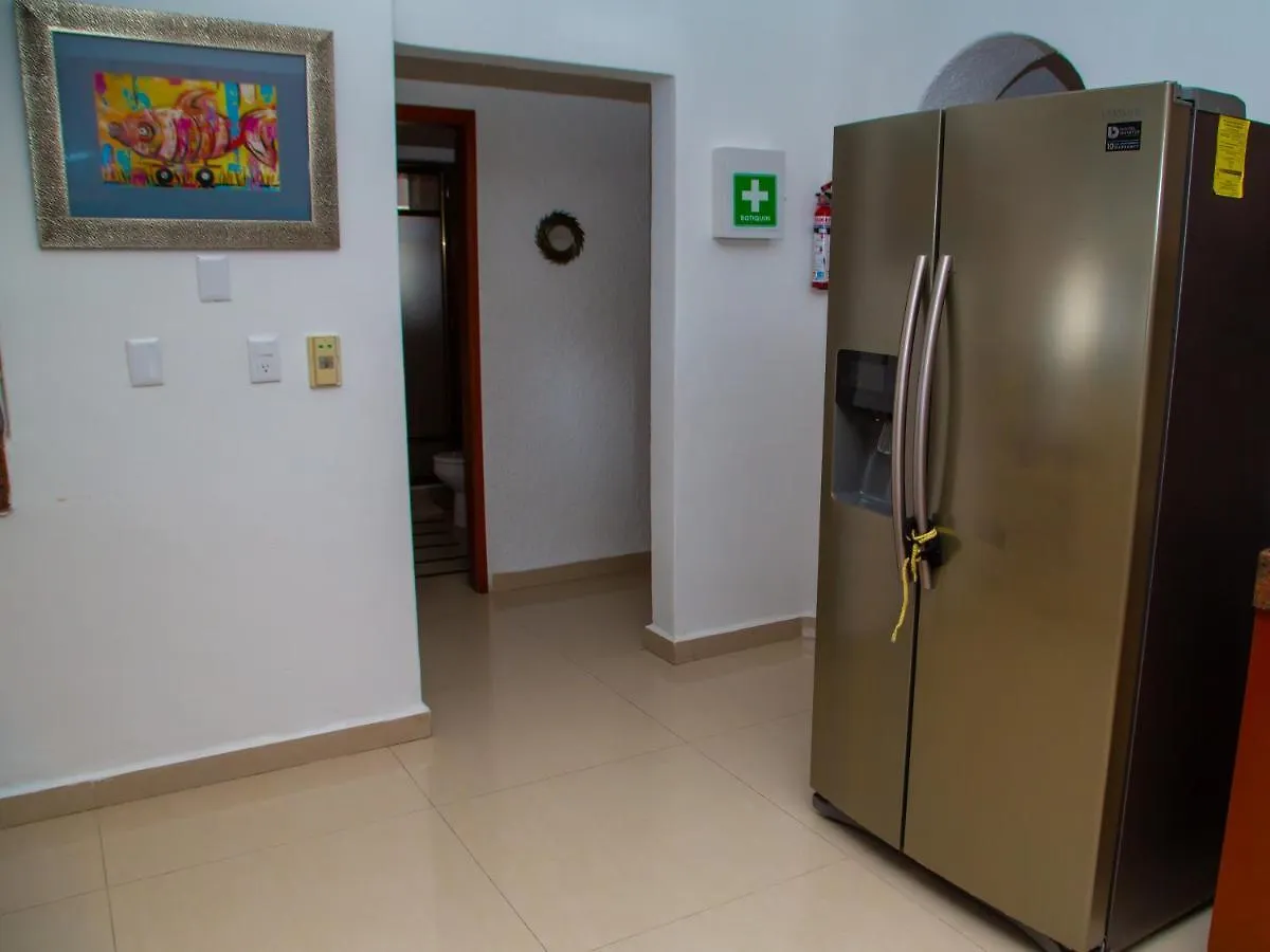 Hermosa Casa, En Renta Vacacional Con Piscina, A Tan Solo10 Minutos De La Playa, Cerca De Centros Comerciales, Restaurantes, Bares Y Supermercados Cancún 0*,