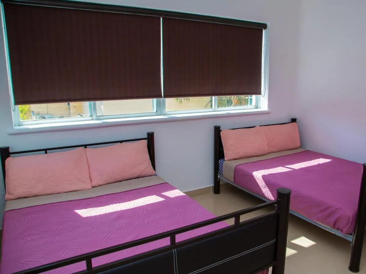Hermosa Casa, En Renta Vacacional Con Piscina, A Tan Solo10 Minutos De La Playa, Cerca De Centros Comerciales, Restaurantes, Bares Y Supermercados Cancún 0*,