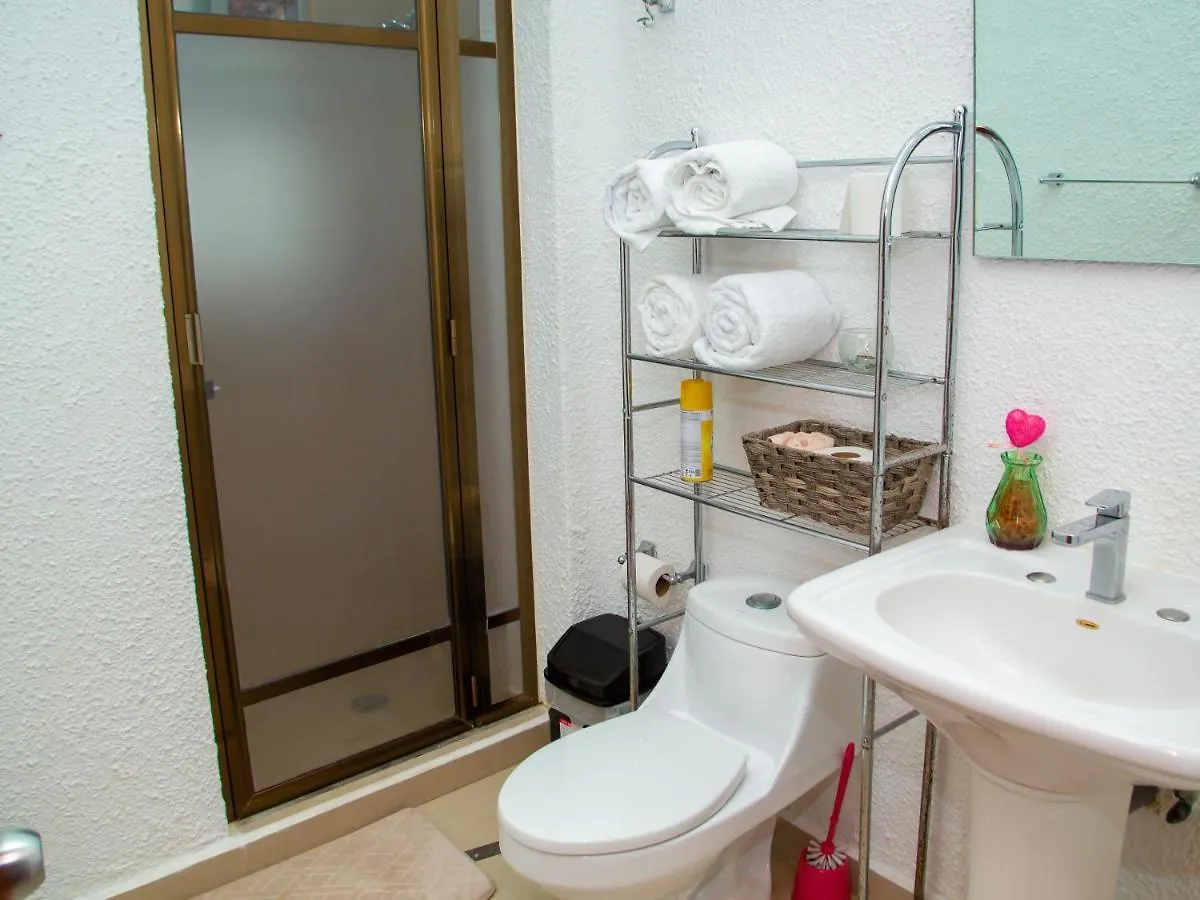 Hermosa Casa, En Renta Vacacional Con Piscina, A Tan Solo10 Minutos De La Playa, Cerca De Centros Comerciales, Restaurantes, Bares Y Supermercados Cancún Apartment