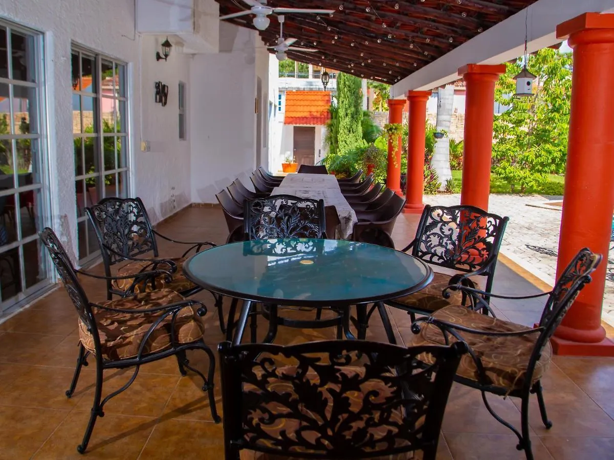 Hermosa Casa, En Renta Vacacional Con Piscina, A Tan Solo10 Minutos De La Playa, Cerca De Centros Comerciales, Restaurantes, Bares Y Supermercados Канкун