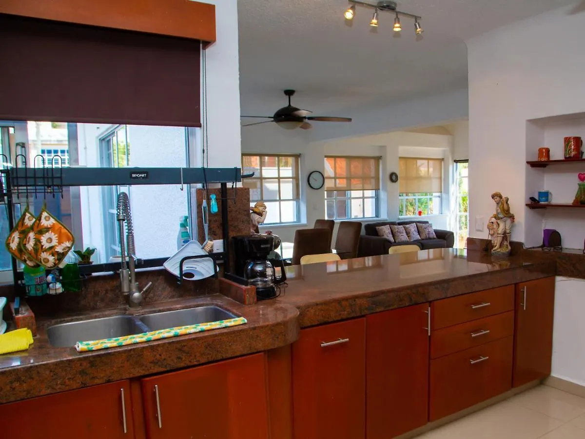 Hermosa Casa, En Renta Vacacional Con Piscina, A Tan Solo10 Minutos De La Playa, Cerca De Centros Comerciales, Restaurantes, Bares Y Supermercados Канкун Апартаменты