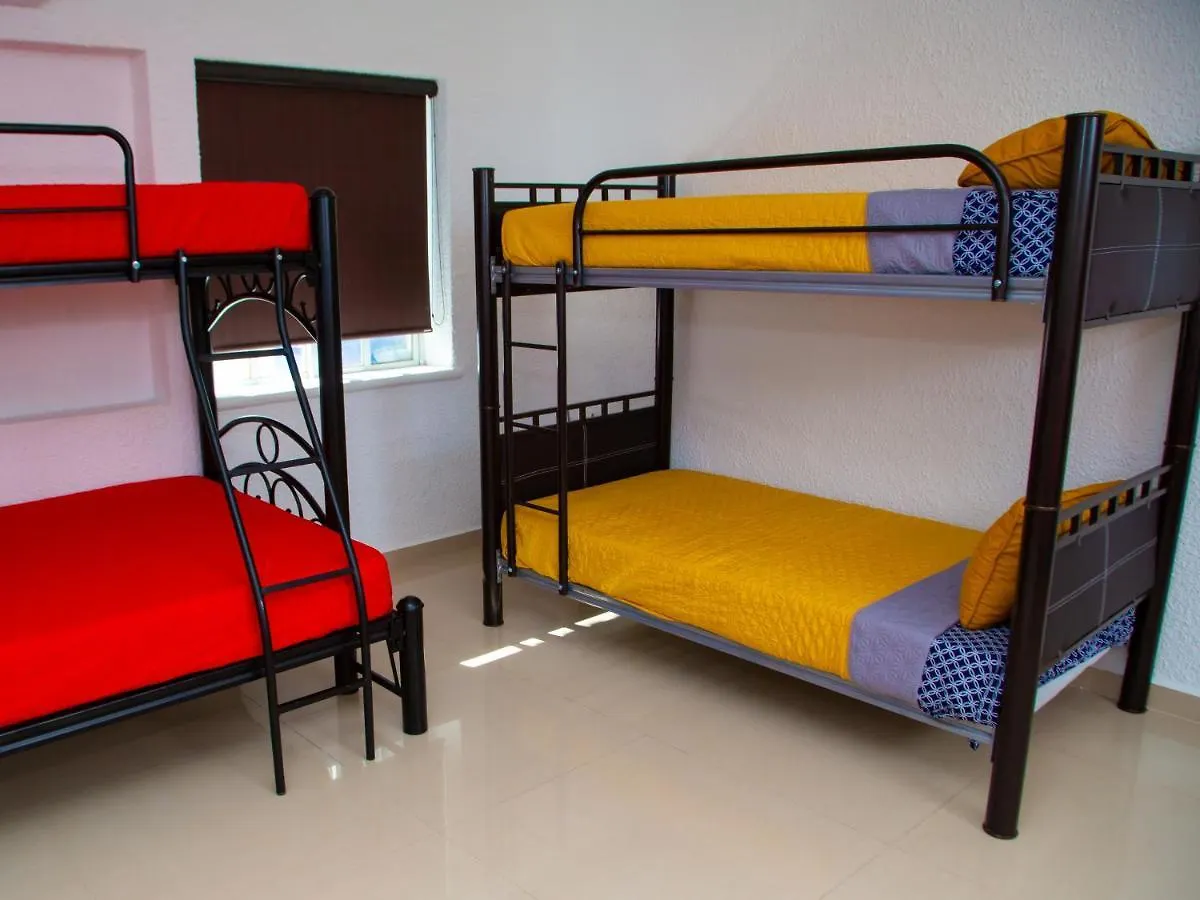 Hermosa Casa, En Renta Vacacional Con Piscina, A Tan Solo10 Minutos De La Playa, Cerca De Centros Comerciales, Restaurantes, Bares Y Supermercados Канкун