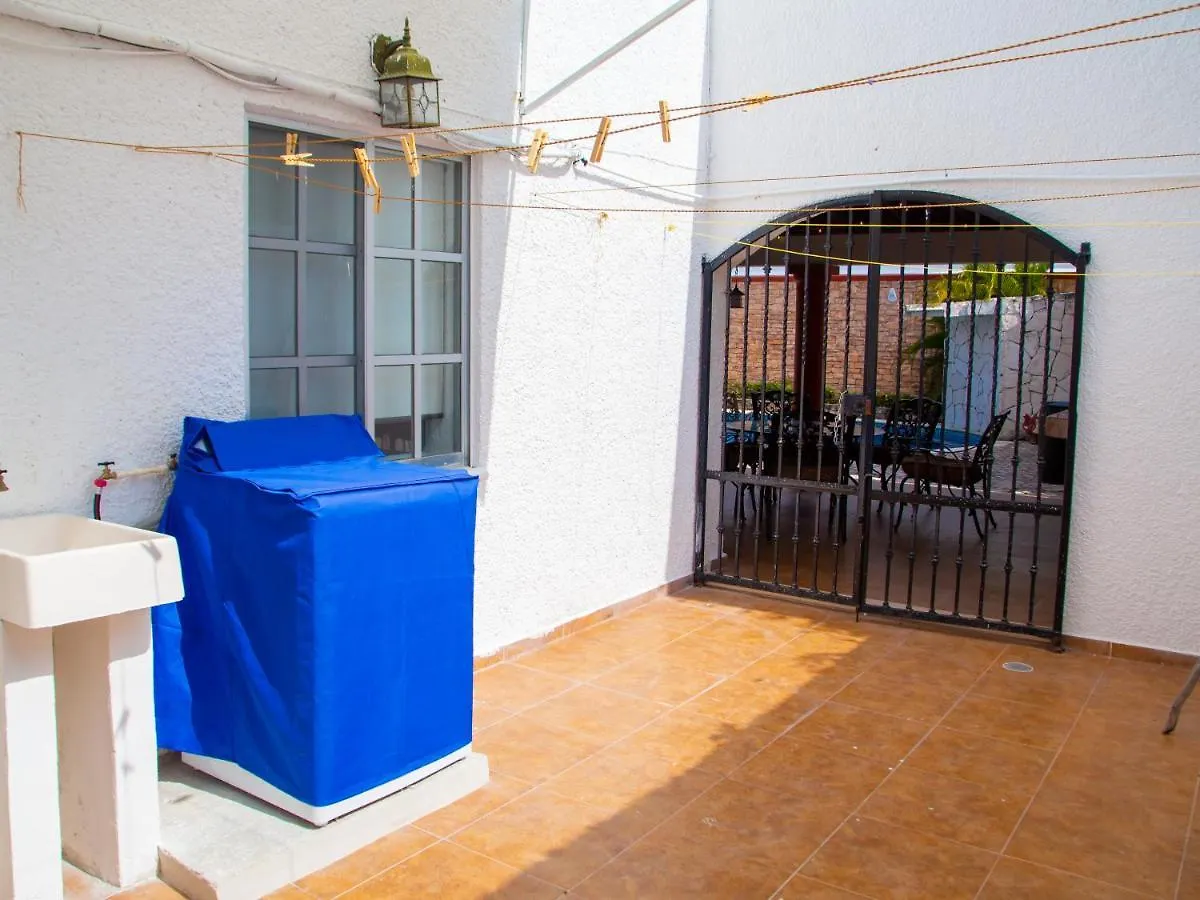 Hermosa Casa, En Renta Vacacional Con Piscina, A Tan Solo10 Minutos De La Playa, Cerca De Centros Comerciales, Restaurantes, Bares Y Supermercados Канкун
